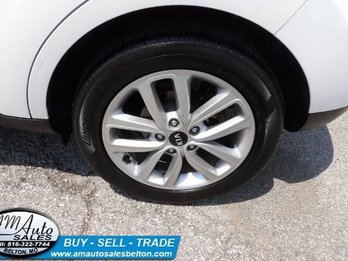 Used 2019 Kia Soul + image 21