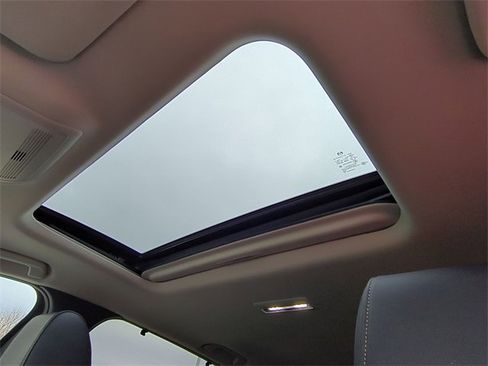 Used 2025 MAZDA CX-90 Plug-In Hybrid w/ Preferred image 10