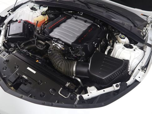 Used 2021 Chevrolet Camaro LT RWD image 17