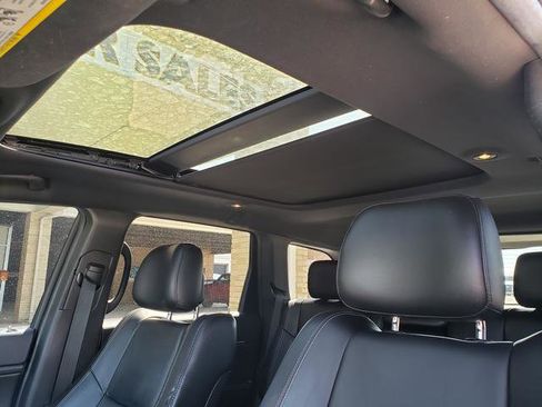 Used 2017 Jeep Grand Cherokee Limited w/ Luxury Group II AWD/4WD image 12