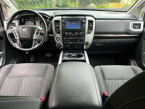 Used 2018 Nissan Titan SV w/ SV Convenience Package AWD/4WD image 13