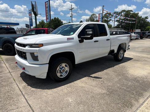 Used 2020 Chevrolet Silverado 2500 W/T w/ WT Convenience Package AWD/4WD image 2