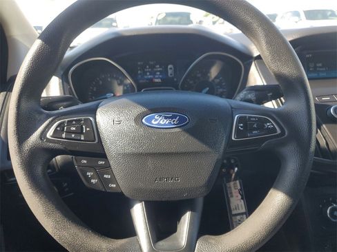 Used 2018 Ford Focus SE image 19