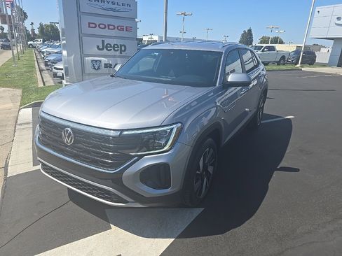 Used 2024 Volkswagen Atlas Cross Sport SE image 20