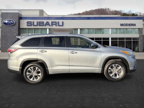 Used 2015 Toyota Highlander XLE image 4