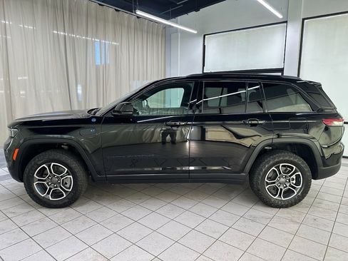 Used 2023 Jeep Grand Cherokee Trailhawk image 10