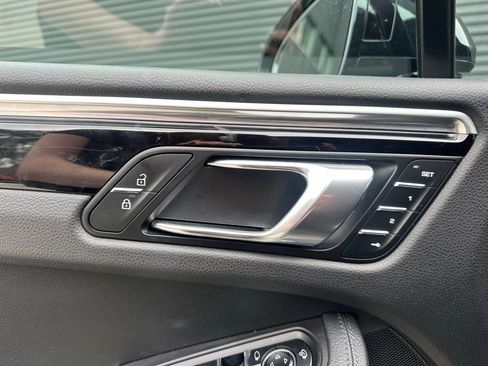 Certified 2023 Porsche Macan AWD/4WD image 20