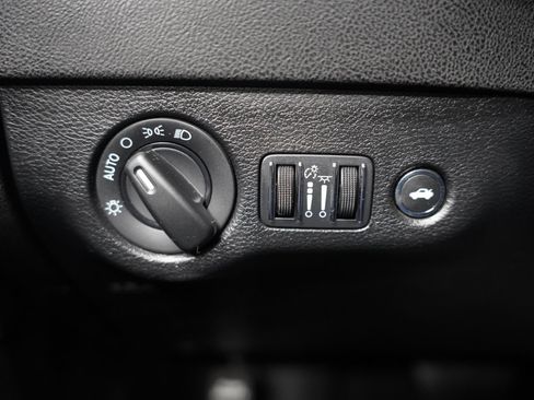 Used 2020 Dodge Charger SXT w/ Blacktop Package image 19