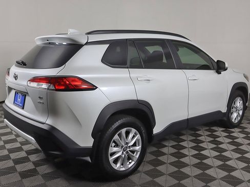 Used 2024 Toyota Corolla Cross LE image 8