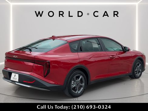 Certified 2025 Kia K4 FWD image 7