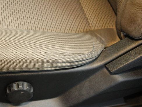 Used 2015 Ford F150 XLT image 16