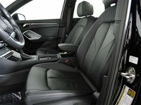 Used 2024 Audi Q3 2.0T Premium w/ Convenience Package image 17