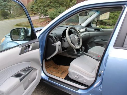 Used 2012 Subaru Forester 2.5X Premium w/ All-Weather Pkg image 5