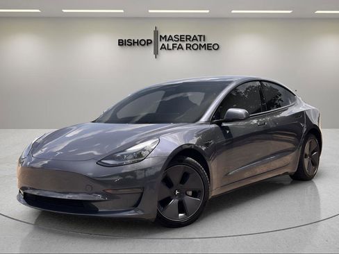 Used 2023 Tesla Model 3 Standard Range RWD image 3