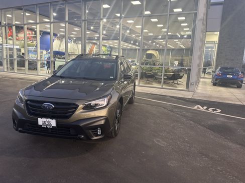 Used 2020 Subaru Outback Onyx Edition XT w/ Popular Package #2 image 2
