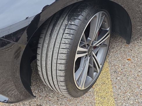 Used 2025 Genesis G70 3.3T Advanced w/ Sport Prestige Package image 32