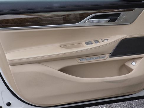 Used 2016 BMW 750i 750i image 9