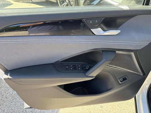 New 2026 Volkswagen Tiguan SE image 16