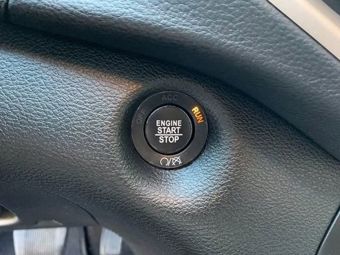Used 2018 Jeep Cherokee Limited AWD/4WD image 25
