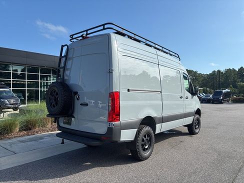 Used 2025 Mercedes-Benz Sprinter 2500 image 3