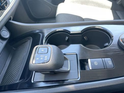 Used 2025 Nissan Rogue SV AWD/4WD image 19