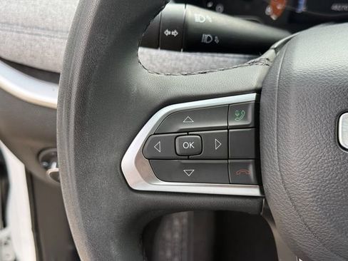 Used 2023 Jeep Compass Latitude AWD/4WD image 14