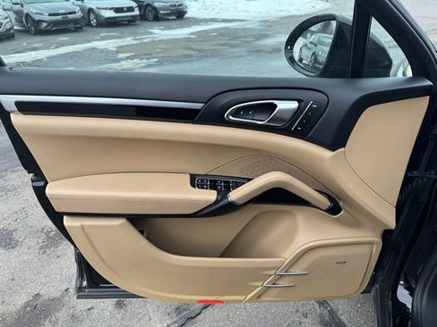 Used 2018 Porsche Cayenne image 6