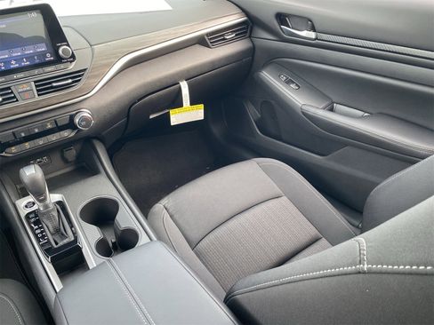 New 2025 Nissan Altima 2.5 SV image 17
