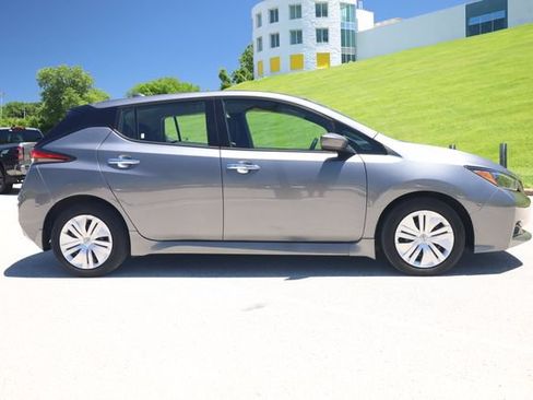 Certified 2025 Nissan Leaf S FWD image 4