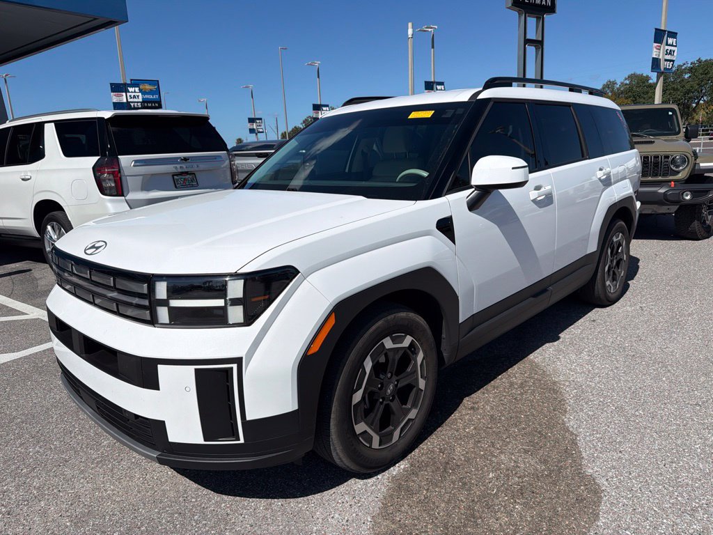 Used 2025 Hyundai Santa Fe SEL FWD image 1