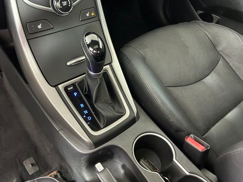 Used 2014 Hyundai Elantra Limited w/ Option Group 03 FWD image 20
