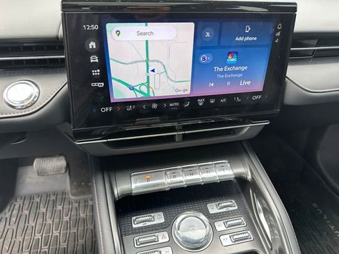 Used 2024 Lincoln Nautilus Reserve w/ Equipment Group 202A image 27