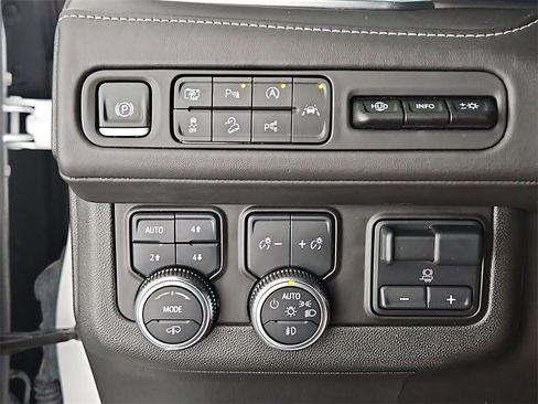 Used 2024 GMC Yukon XL Denali Ultimate image 24