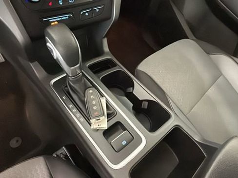 Used 2019 Ford Escape SE FWD image 21