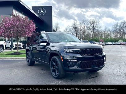 Used 2023 Jeep Grand Cherokee Limited w/ Black Appearance Package