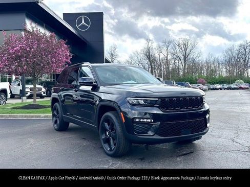 Used 2023 Jeep Grand Cherokee Limited w/ Black Appearance Package AWD/4WD image 1