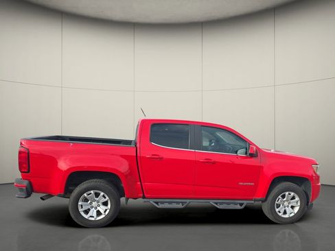 Used 2017 Chevrolet Colorado LT w/ LT Convenience Package image 9