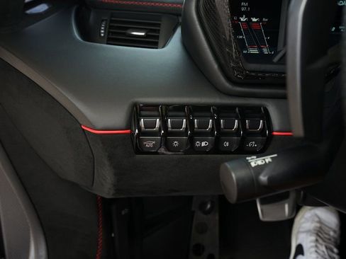 Used 2021 Lamborghini Aventador SVJ image 23