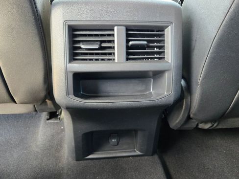 Used 2022 Volkswagen Atlas Cross Sport SE image 15