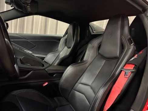 Used 2021 Chevrolet Corvette Stingray Convertible w/ Z51 Performance Package RWD image 30