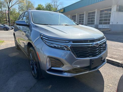 Used 2023 Chevrolet Equinox RS image 3