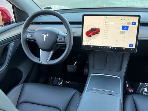 Used 2023 Tesla Model Y Long Range image 21