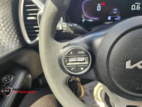 Used 2023 Kia Soul LX w/ Option Group 015 FWD image 19