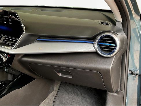 Used 2025 Chevrolet Trax LT w/ Driver Confidence Package image 26