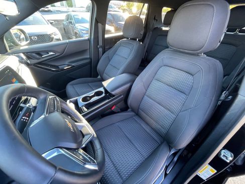 Used 2025 Chevrolet Equinox LT image 35