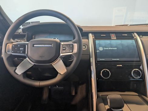 New 2026 Land Rover Discovery S AWD/4WD image 12
