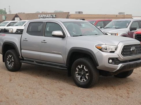 Used 2018 Toyota Tacoma TRD Off-Road w/ Technology Package AWD/4WD image 6
