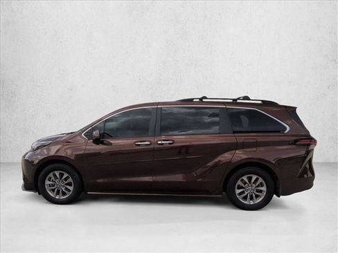 Used 2022 Toyota Sienna XLE FWD image 9
