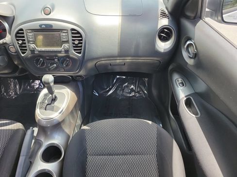 Used 2015 Nissan Juke S FWD image 13