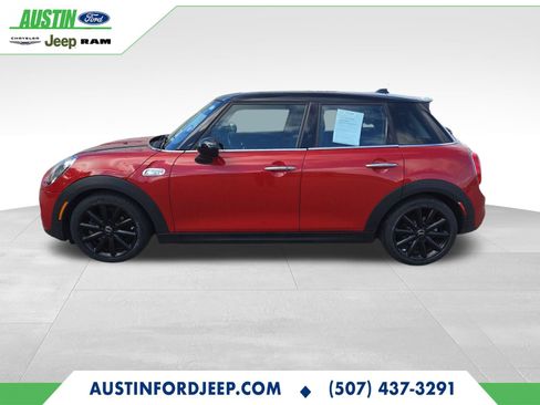Used 2017 MINI Cooper S image 2